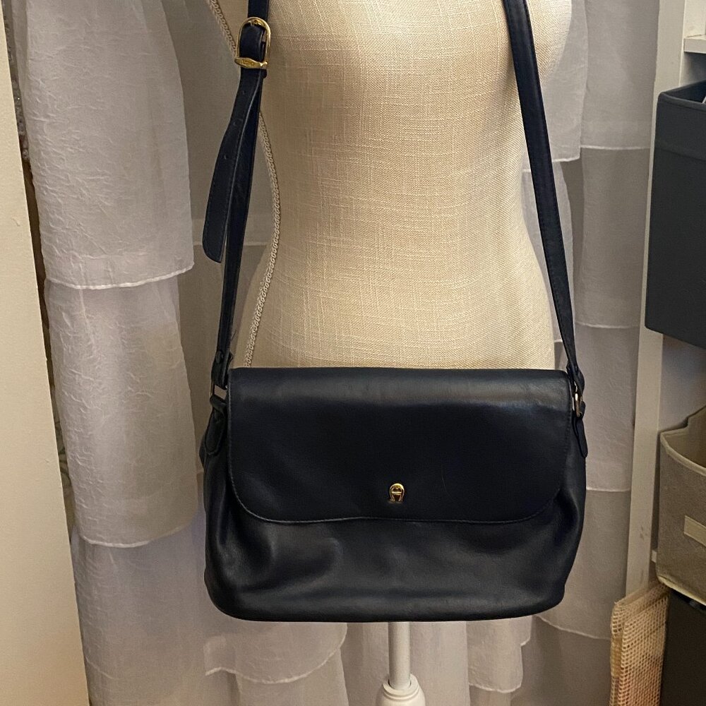 Vintage 90s ETIENNE AIGNER Soft Leather Shoulder Bag Crossbody Handbag DARK NAVY